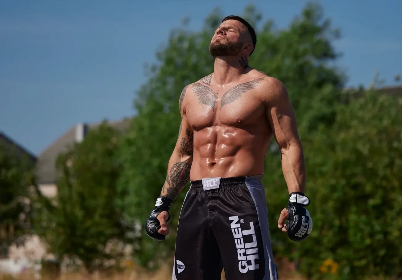 Erko Jun training outdoors